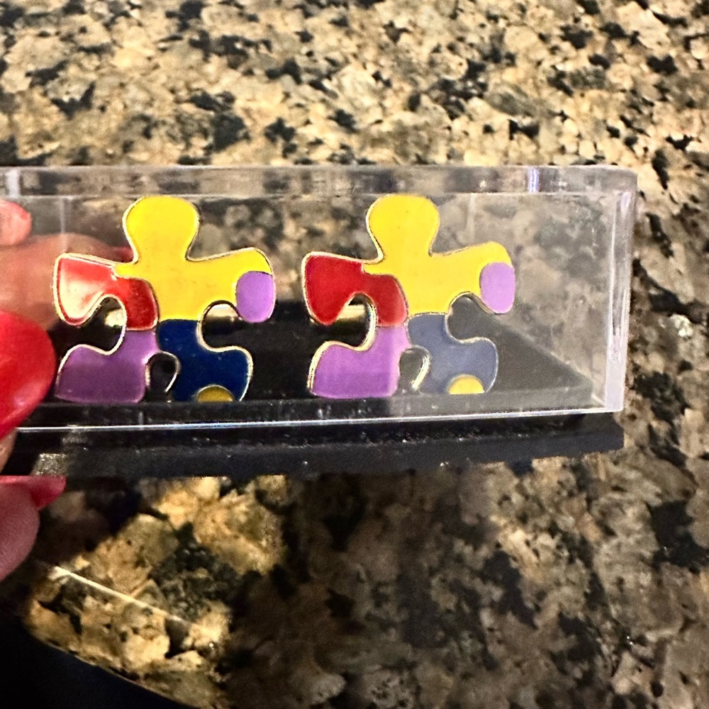 Autism Neurodivirsity Puzzle
Piece Shaped Pin and Cufflinks
